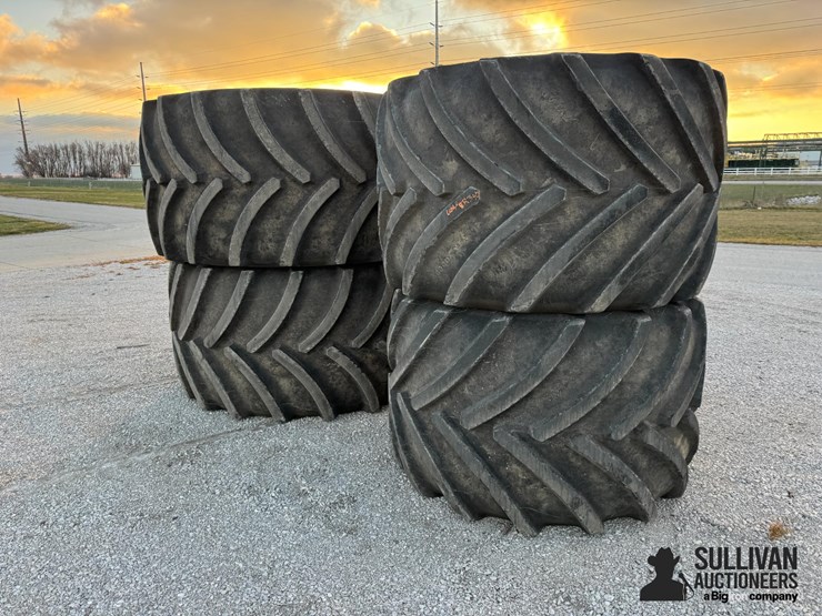 lsw-tires-&-rims-for-jd-8r-tractor-image-3