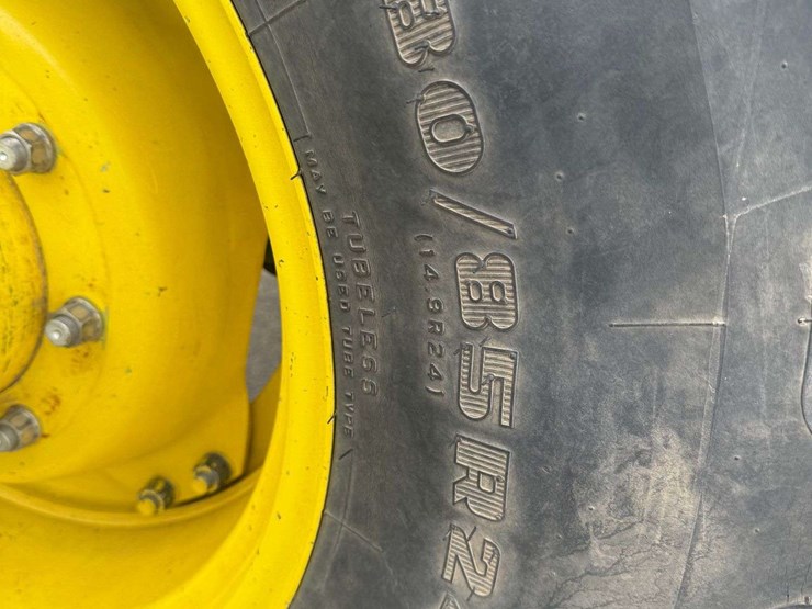 2012-john-deere-6115r-image-22