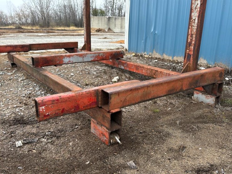 #115-•-stacking-racks-image-3