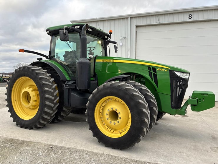john-deere-8335r-image-1