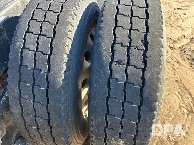 2009-kenworth-t800-image-15