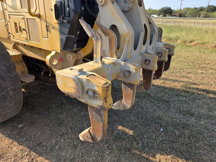 caterpillar-140m3-image-21