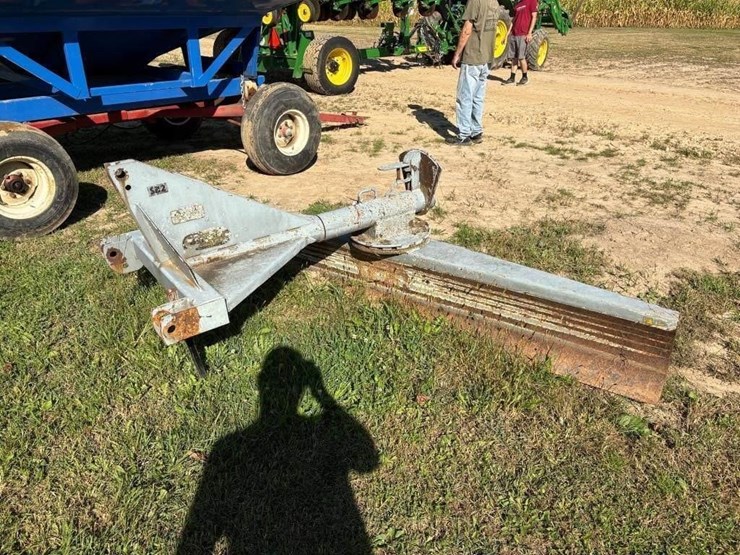 hiniker-sb2-9'-blade-image-2