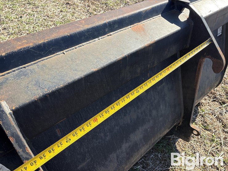 hla-2.2-cu.-yd.-bucket-image-11