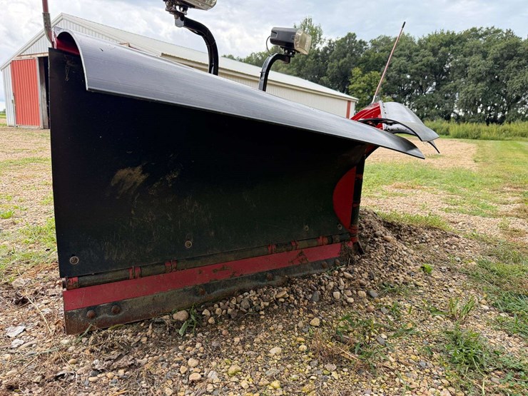 2018-hiniker-poly-snowplow-with-mounts-for-a-99-01-3/4-ton-chevrolet,-has-controller-image-21