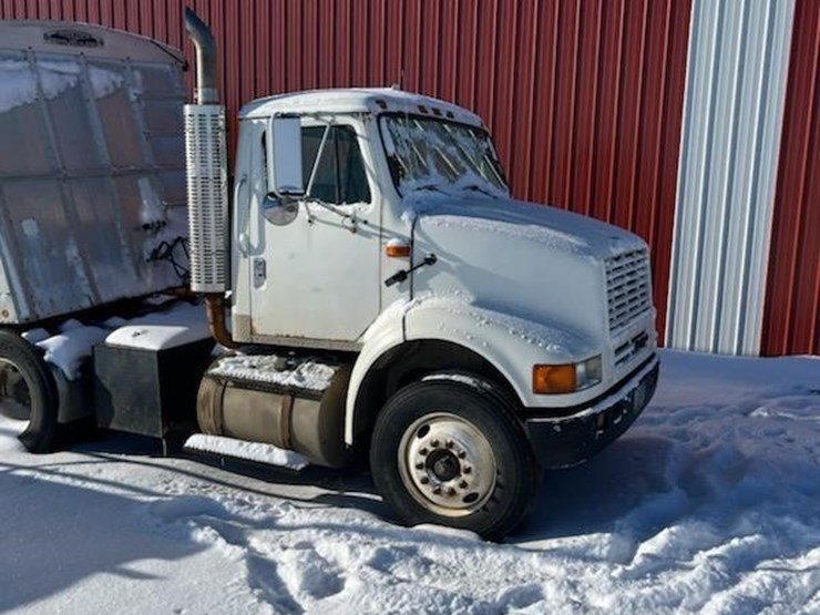 international-8100-image-2