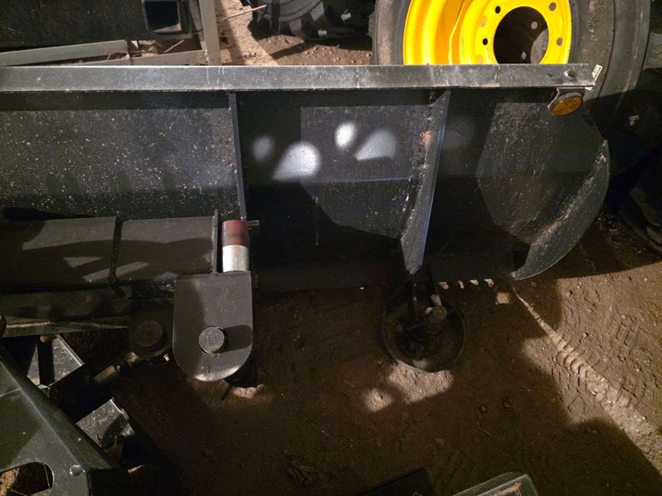 new-84”-hydraulic-tilt-snow-pusher,-bolt-on-notched-cutting-edge,-flat-couplers,-believed-to-be-jct-image-9