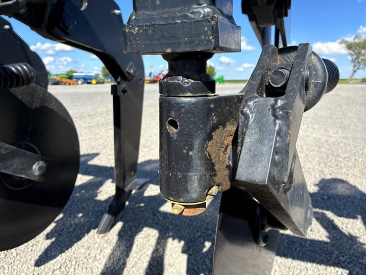 #113973-•-unverferth-7x-zone-builder-ripper-#a41470499-image-28