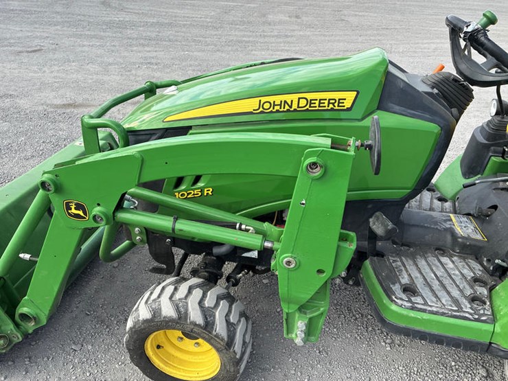 john-deere-1025r-image-24
