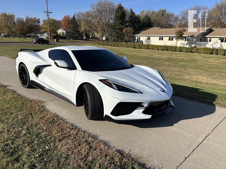 2021-chevrolet-corvette-image-5