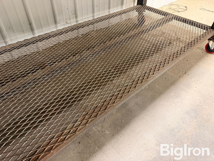 8'-welding-table-image-9