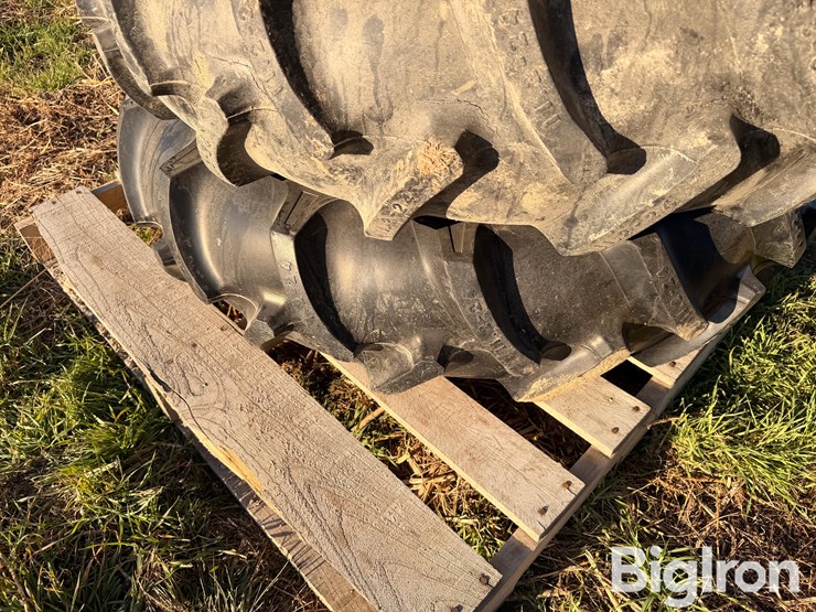 11.2-24-pivot-tires-on-8-bolt-rims-image-12