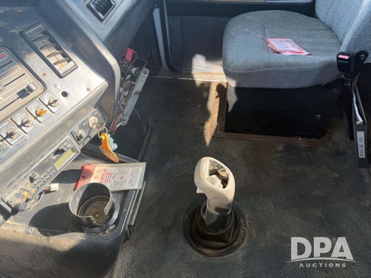 1997-volvo-f16-image-80