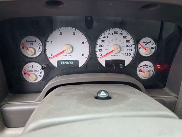 2005-dodge-ram-3500-image-34