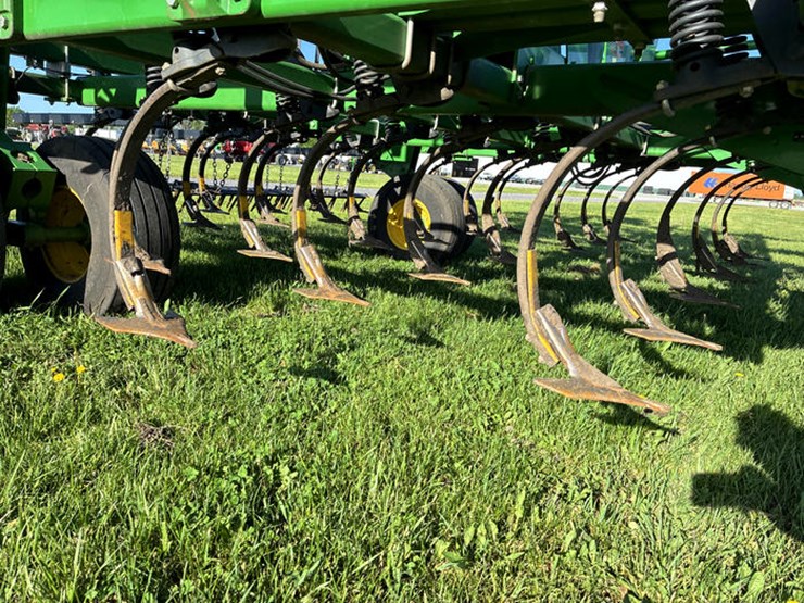 john-deere-2210-image-68