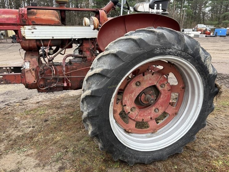 international-tractor-w/out-engine-image-12