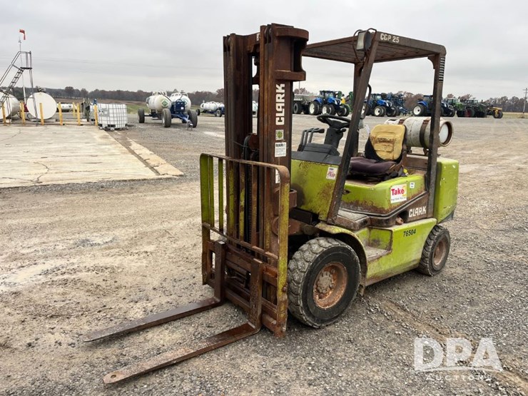 clark-cg25-forklift-(jn3492,-unit-76504)-image-1