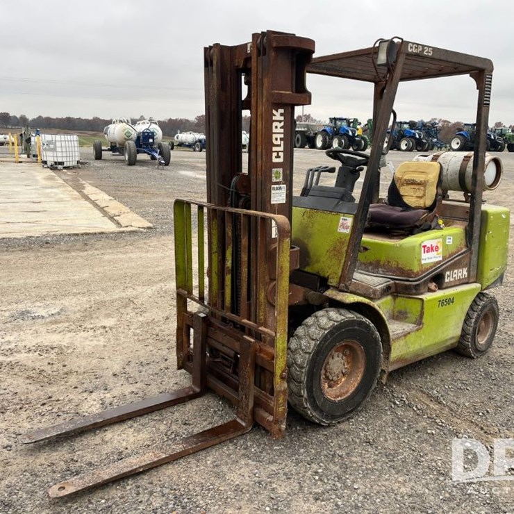 Clark CG25 Forklift (JN3492, Unit 76504)