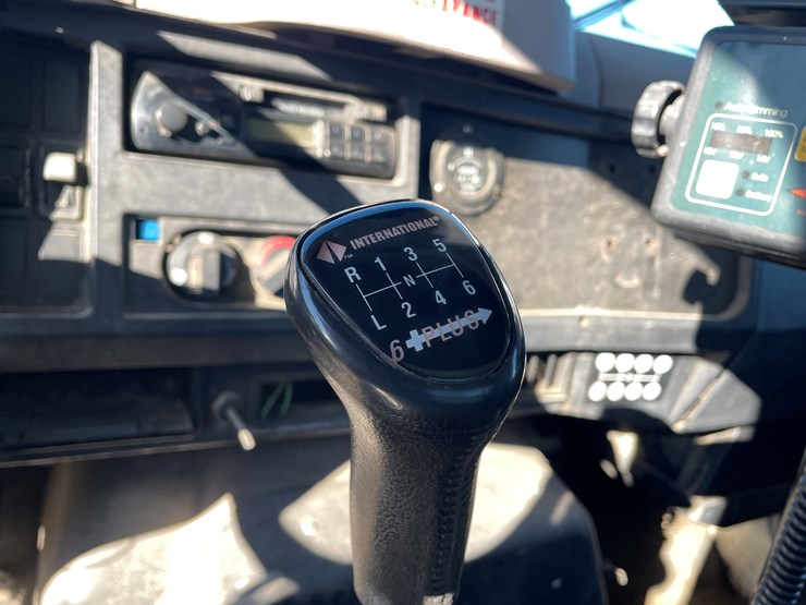 international-4700-image-30