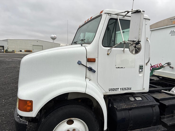 case-ih-8100-image-52