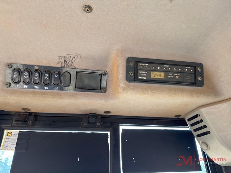 komatsu-d61pxi-24-image-17