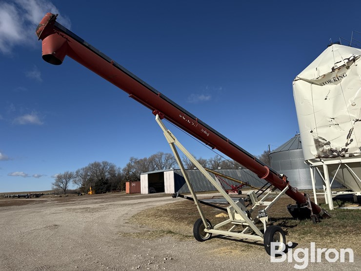 buhler-farm-king-1336-image-1