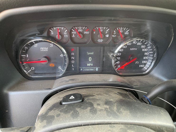 #1123-•-2019-chevrolet-silverado-pickup-truck(has-mn-title)-image-39