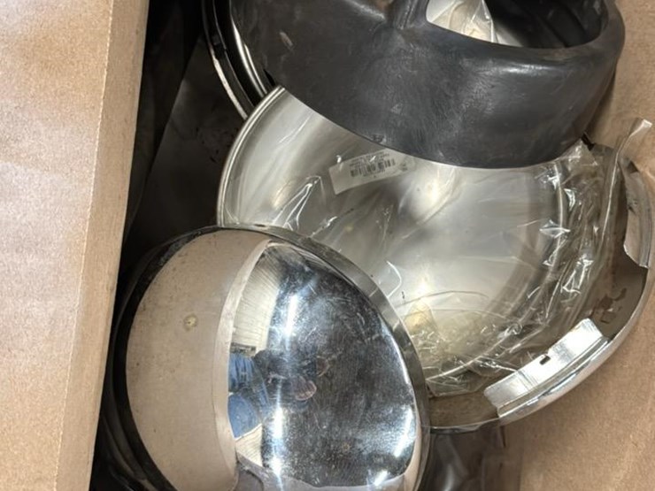 #194-•-skid-of-parts*-image-2