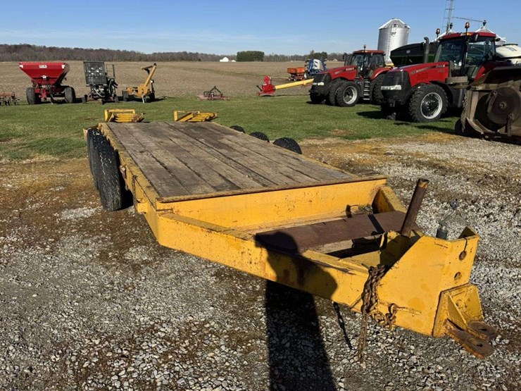 tri-axle-equipment-trailer-image-5