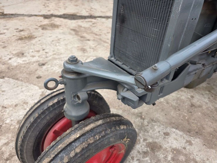 1938-case-cc-narrow-front-tractor,-new-12.4/11-36-rears,-pto,-crank-start,-sn:-4200966,-rebuilt-fro-image-19