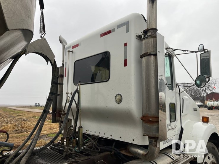 2005-kenworth-t800-image-20