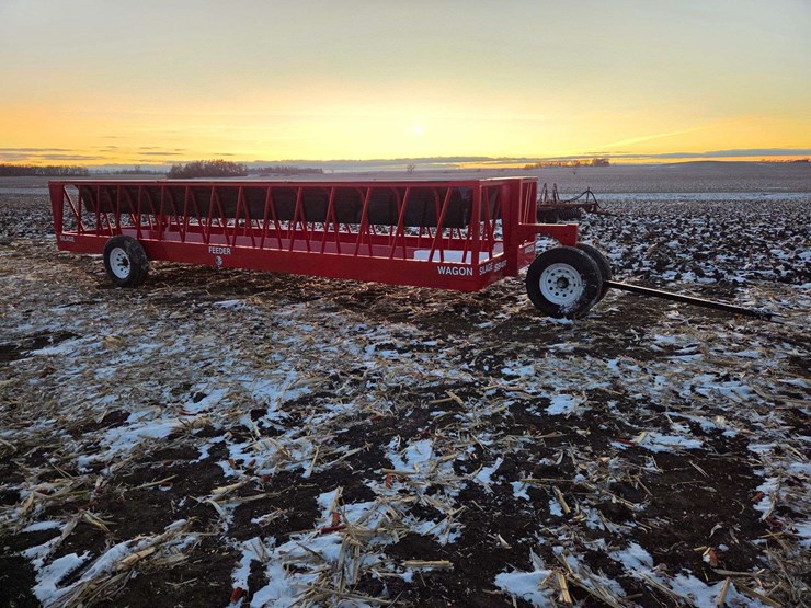 ia-84r-24'-silage-feeder-wagon-tricycle-front-16"-tires-new.-this-item-is-located-in-south-dakota,-t-image-3