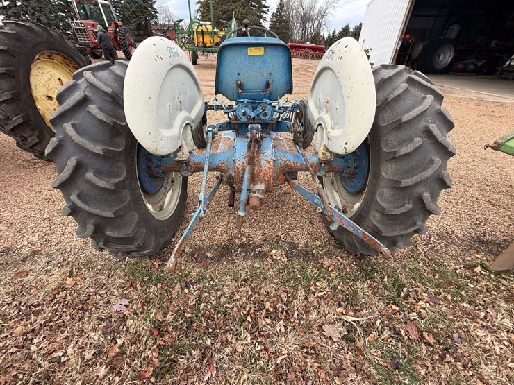 1954-ford-tractor-image-7