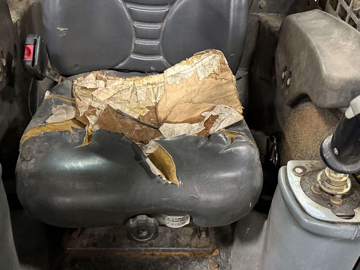 new-holland-l170-image-14