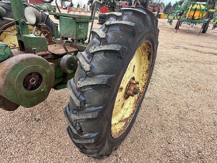 john-deere-model-b-image-12