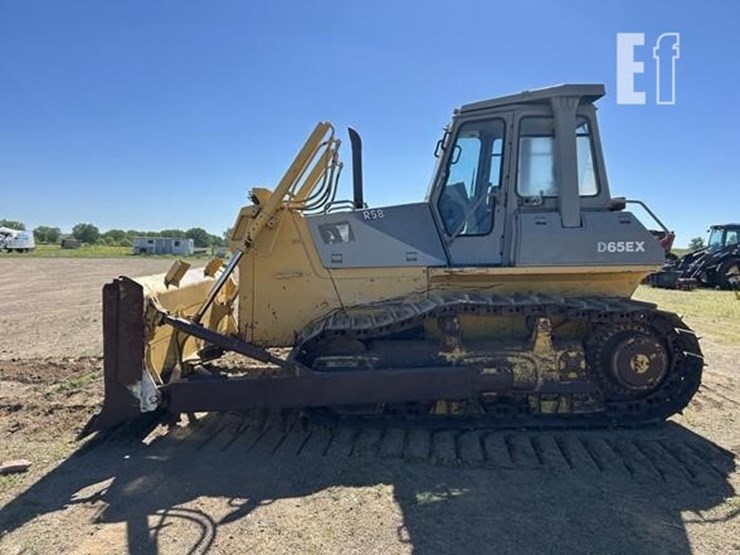 komatsu-d65ex-12-image-8