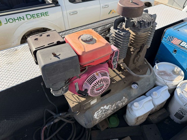 2006-ford-f550-image-17