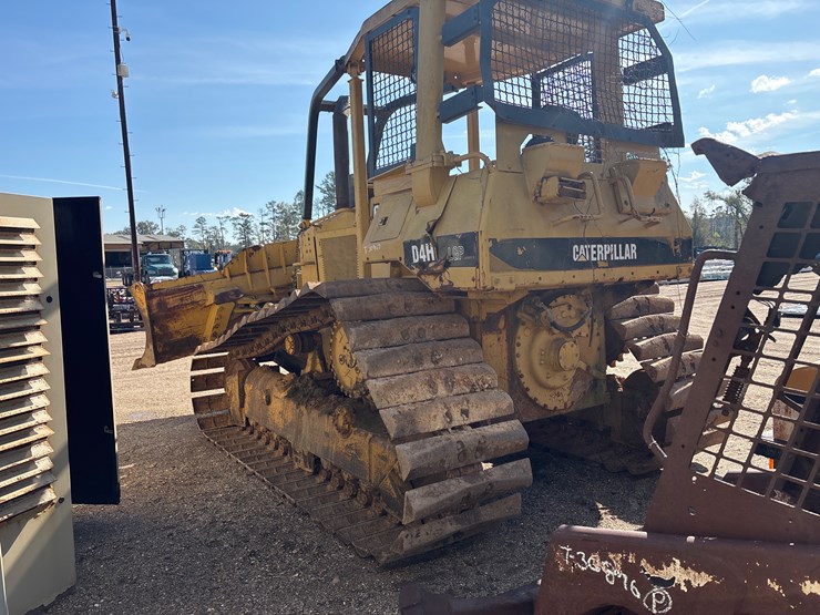 caterpillar-d4h-lgp-image-4