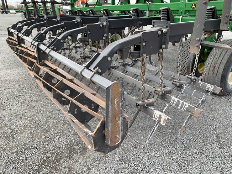john-deere-2210-image-13