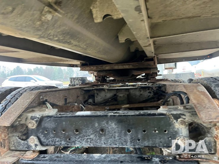 2005-kenworth-t800-image-11