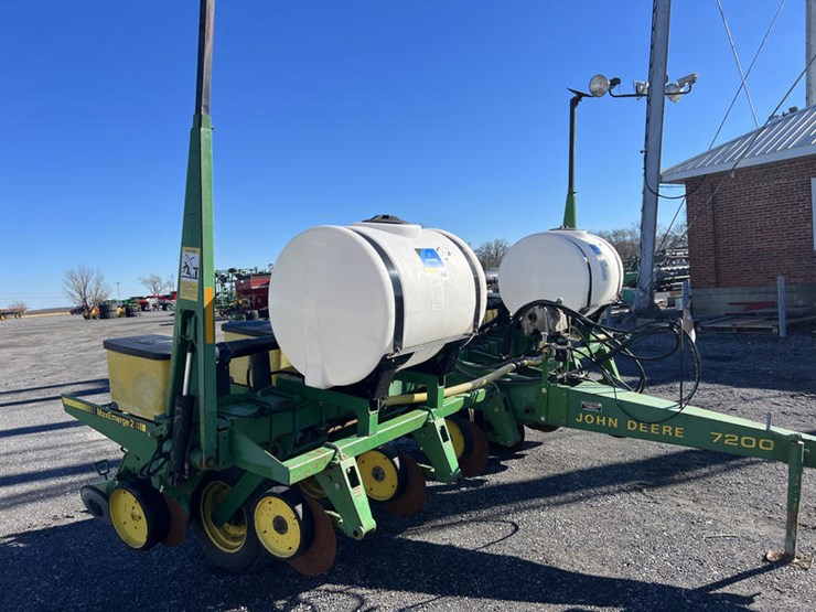 john-deere-7200-image-10