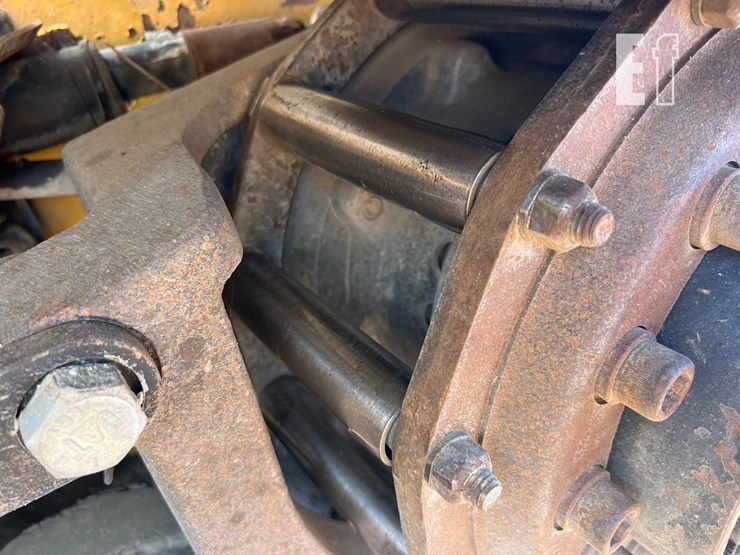 2015-caterpillar-257d-image-23