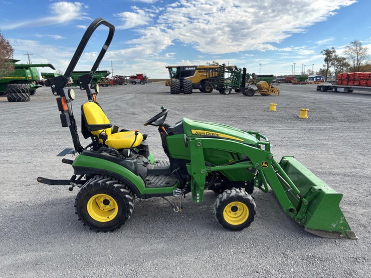 john-deere-1025r-image-3