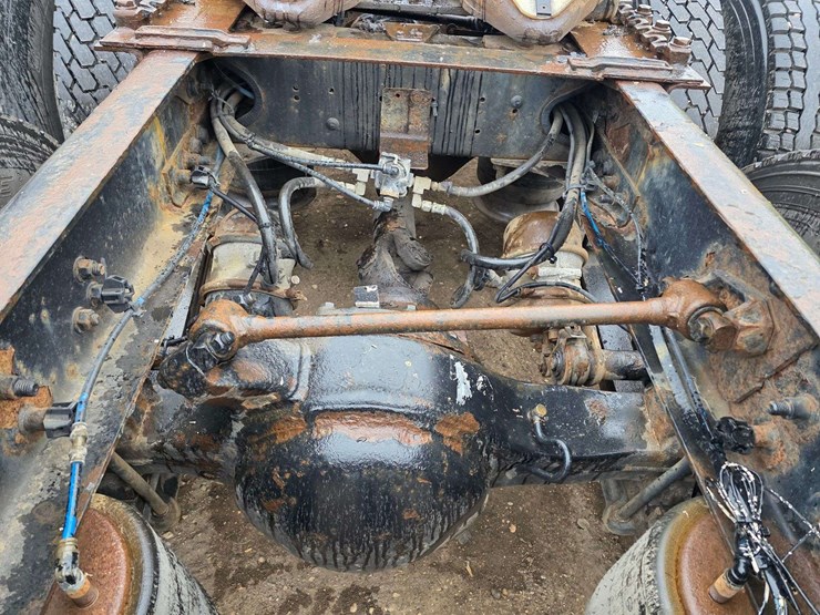 2007-freightliner-cl120-day-cab-semi,-978,000-miles,-detroit-series-60-–-14l-engine,-515hp,-10-speed-image-49