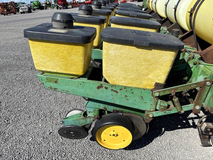 john-deere-7000-image-50