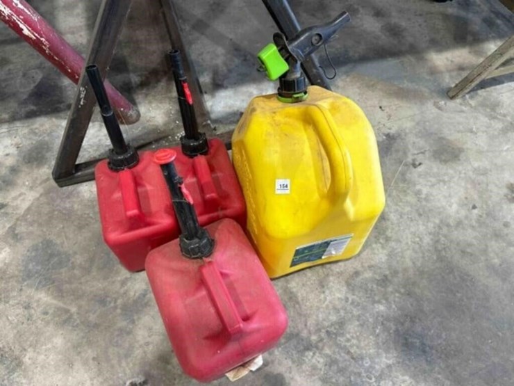 3-plastic-fuel-containers-image-1