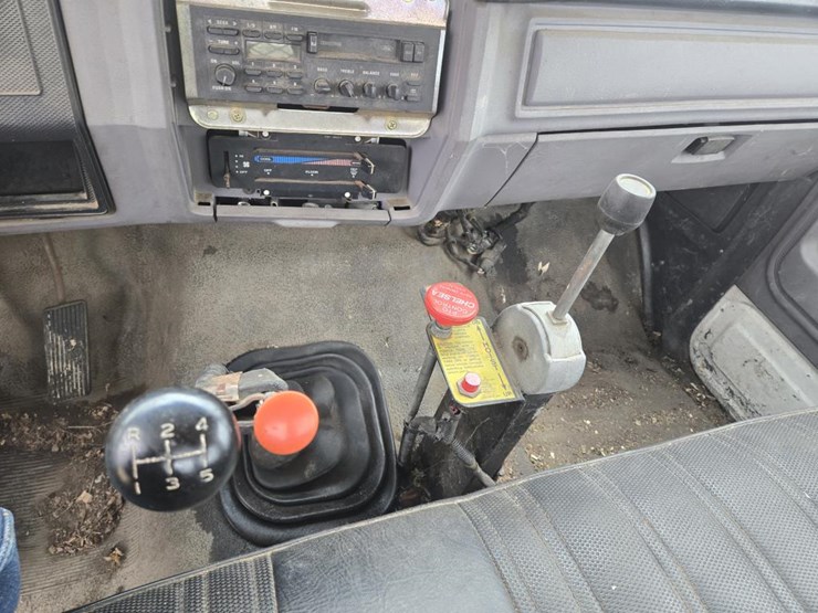 1996-ford-f700-image-23