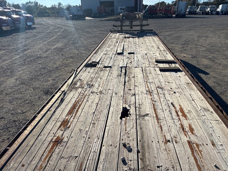 2007-delta-gooseneck-trailer-image-8