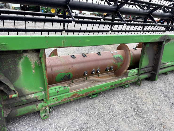 john-deere-630f-image-10