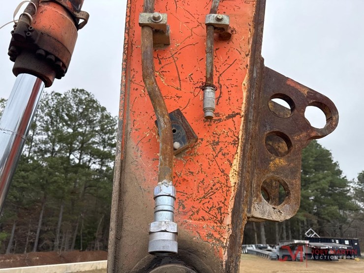 hitachi-zx240-lc-3-image-15